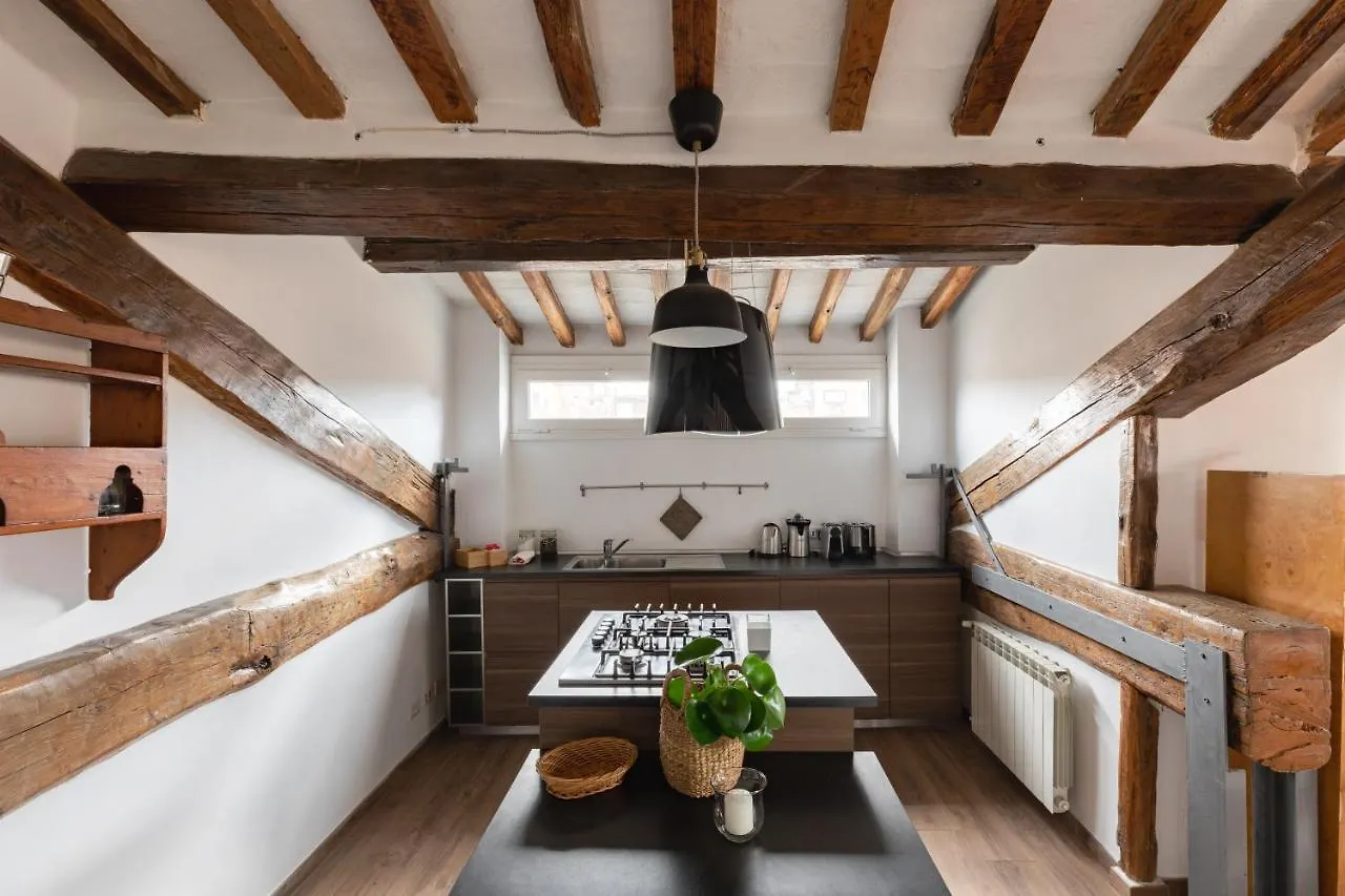 Amazing Penthouse With Terrace And Rooftop In Trastevere Řím