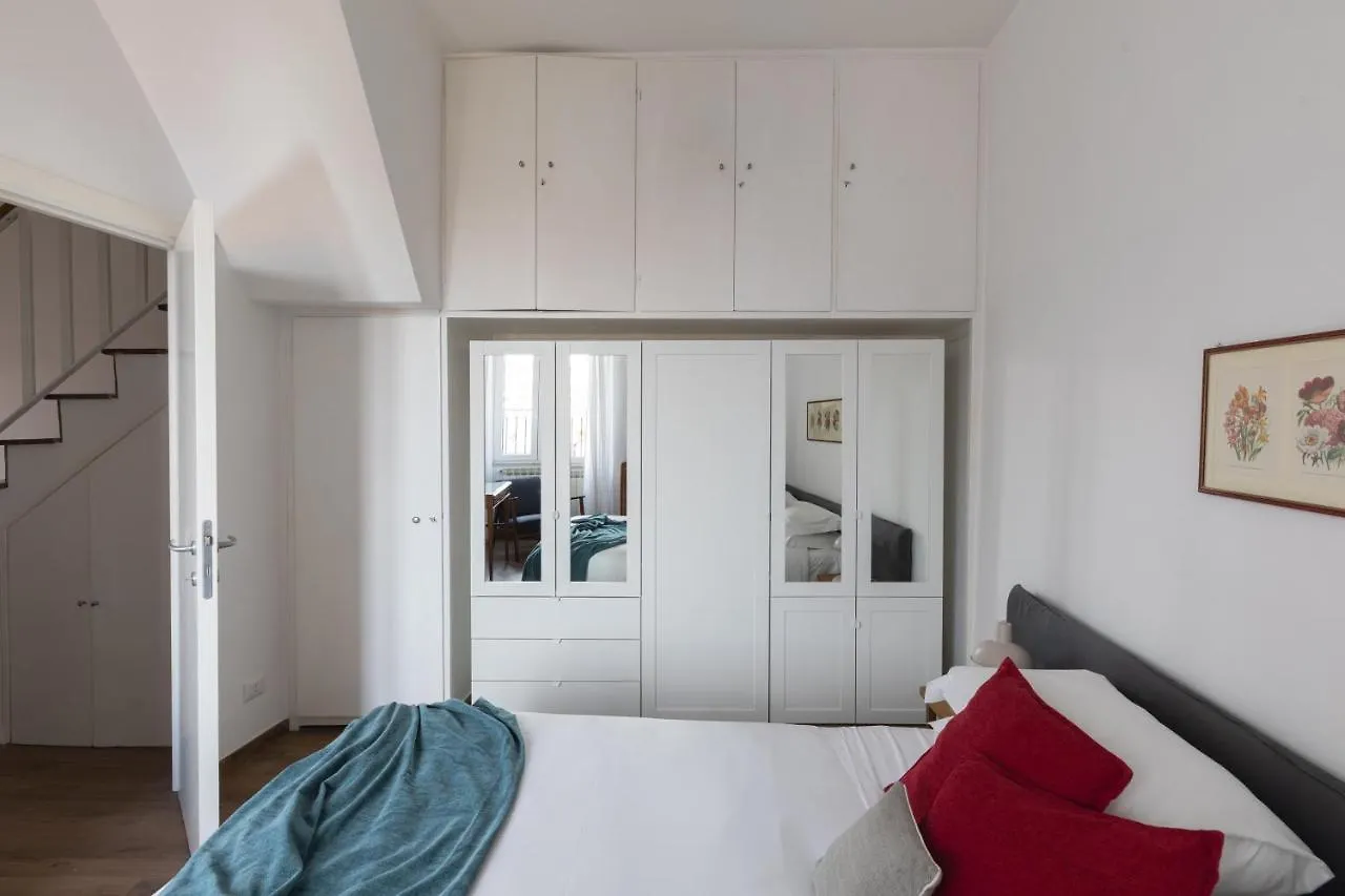 Amazing Penthouse With Terrace And Rooftop In Trastevere Řím Apartmán