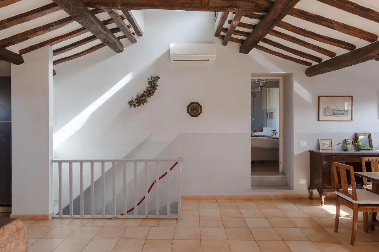 Amazing Penthouse With Terrace And Rooftop In Trastevere Řím
