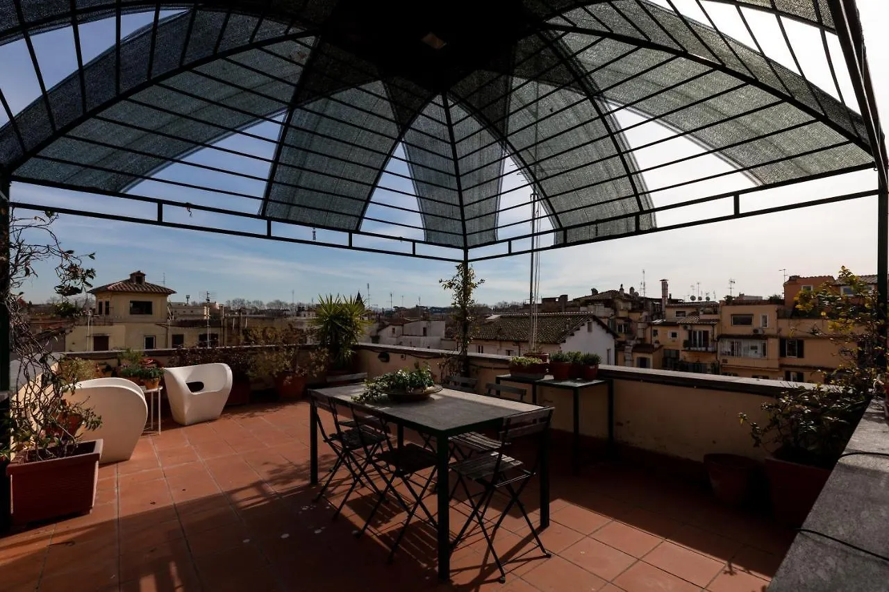 Amazing Penthouse With Terrace And Rooftop In Trastevere Řím