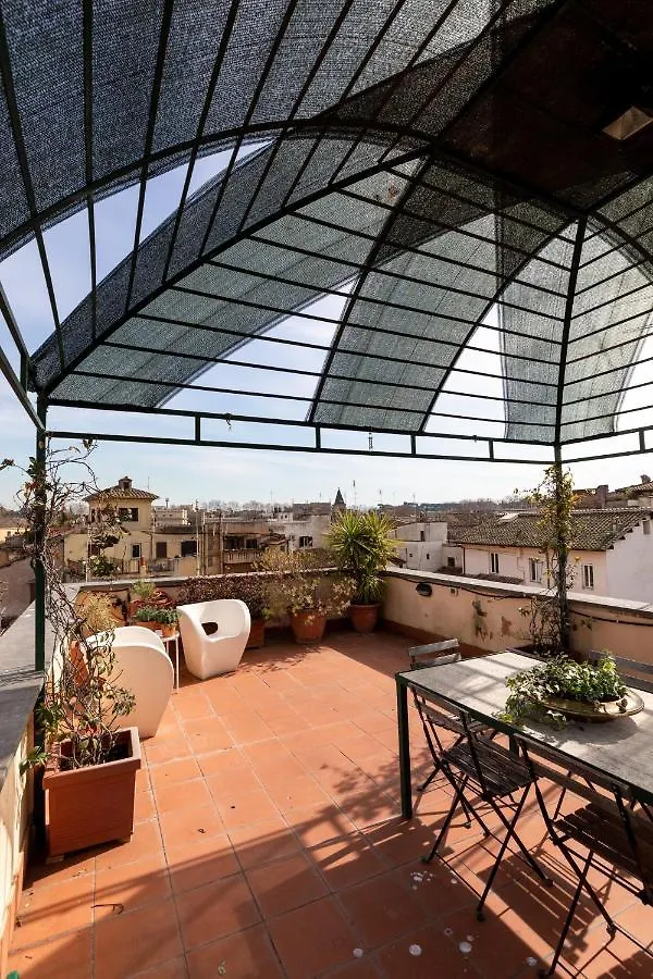 Amazing Penthouse With Terrace And Rooftop In Trastevere Рим