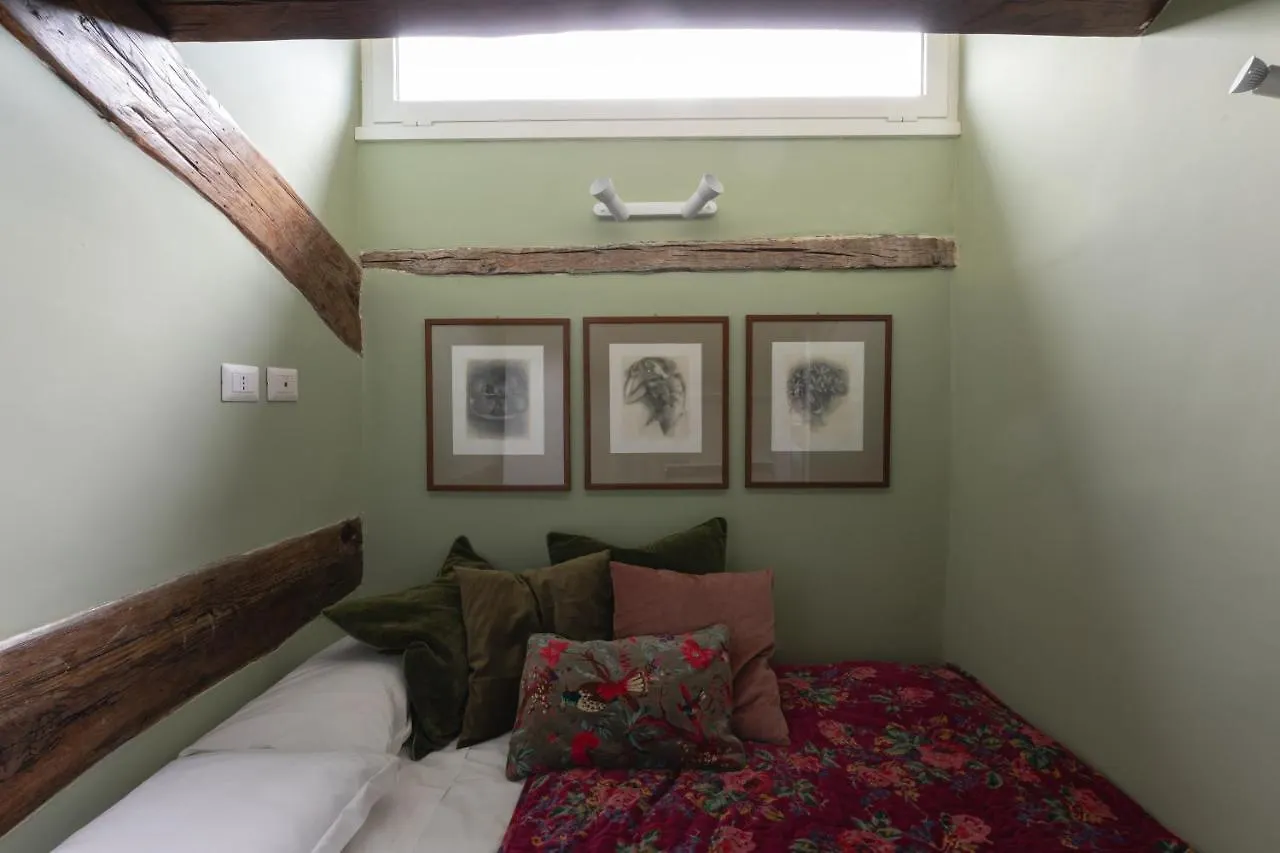Amazing Penthouse With Terrace And Rooftop In Trastevere Рим