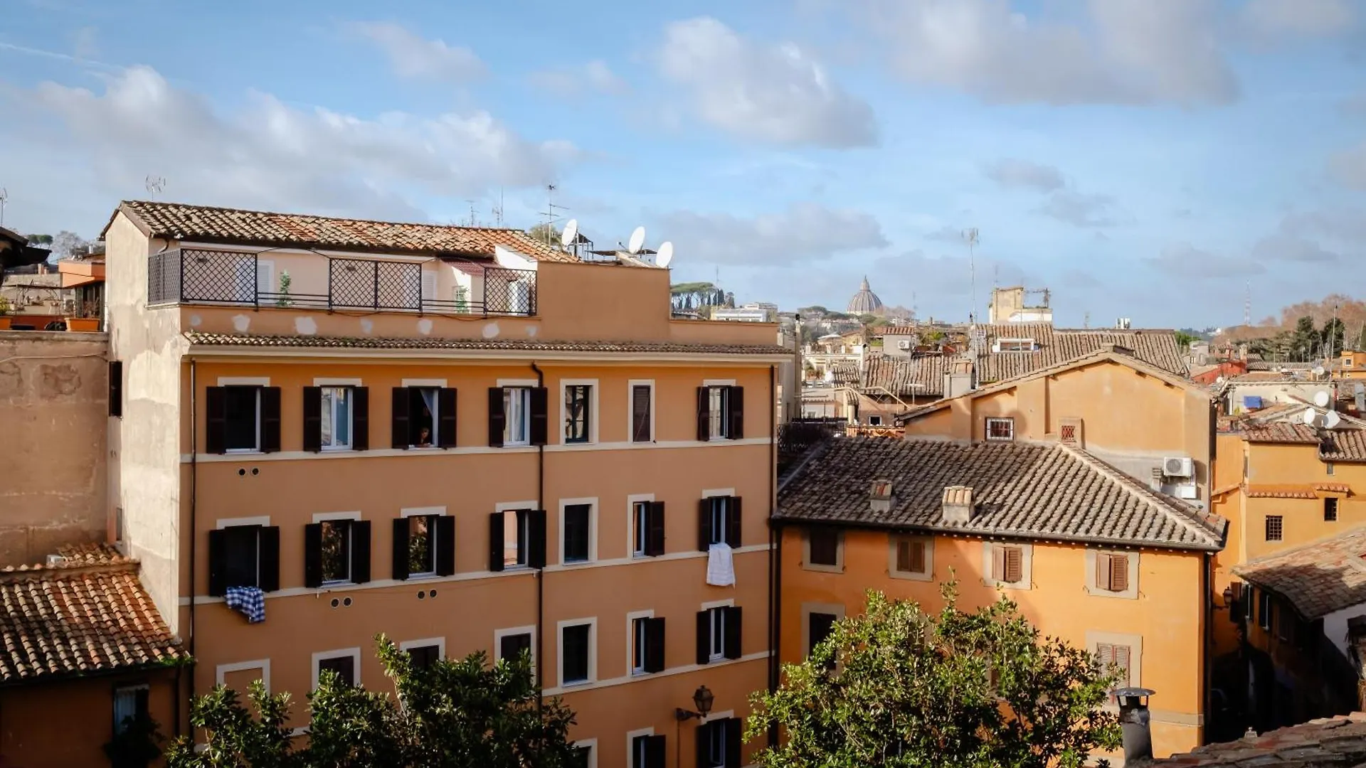 Amazing Penthouse With Terrace And Rooftop In Trastevere Рим
