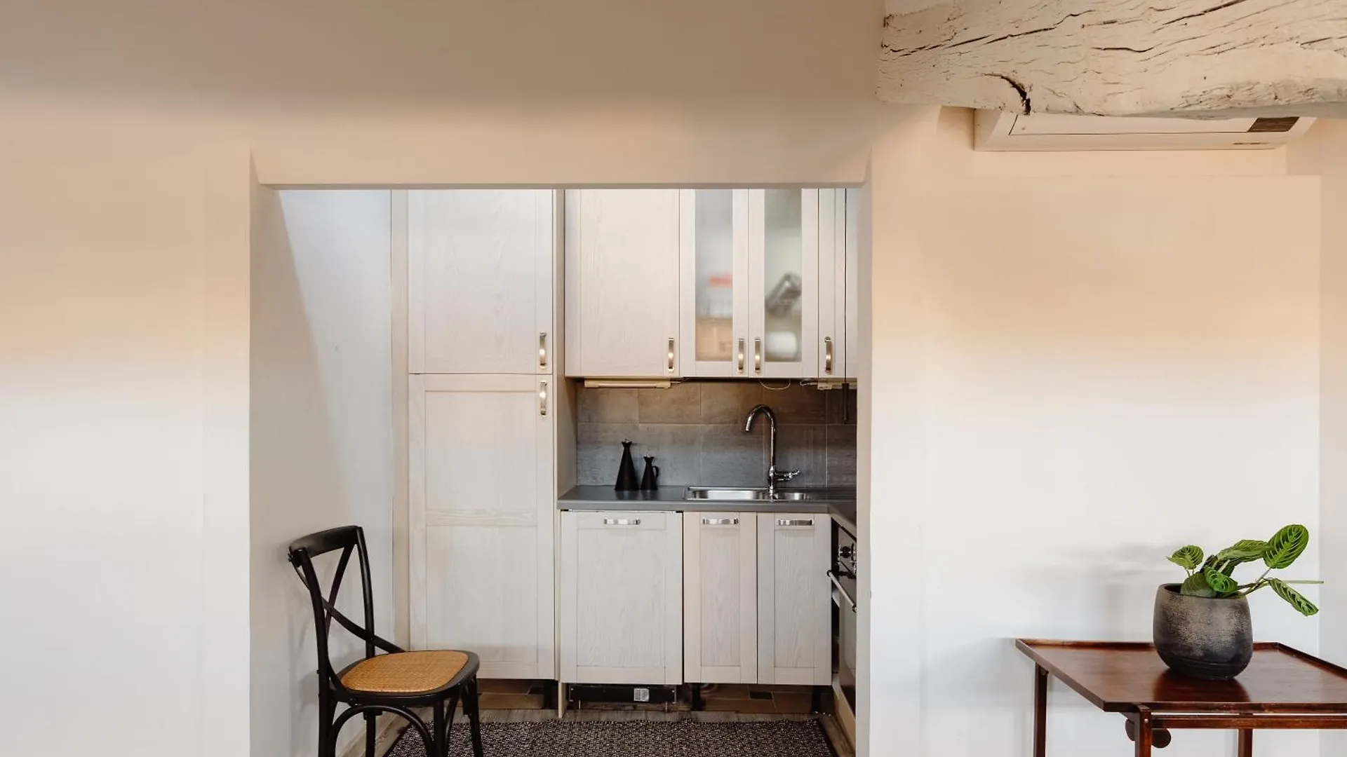 Amazing Penthouse With Terrace And Rooftop In Trastevere Рим Апартаменты