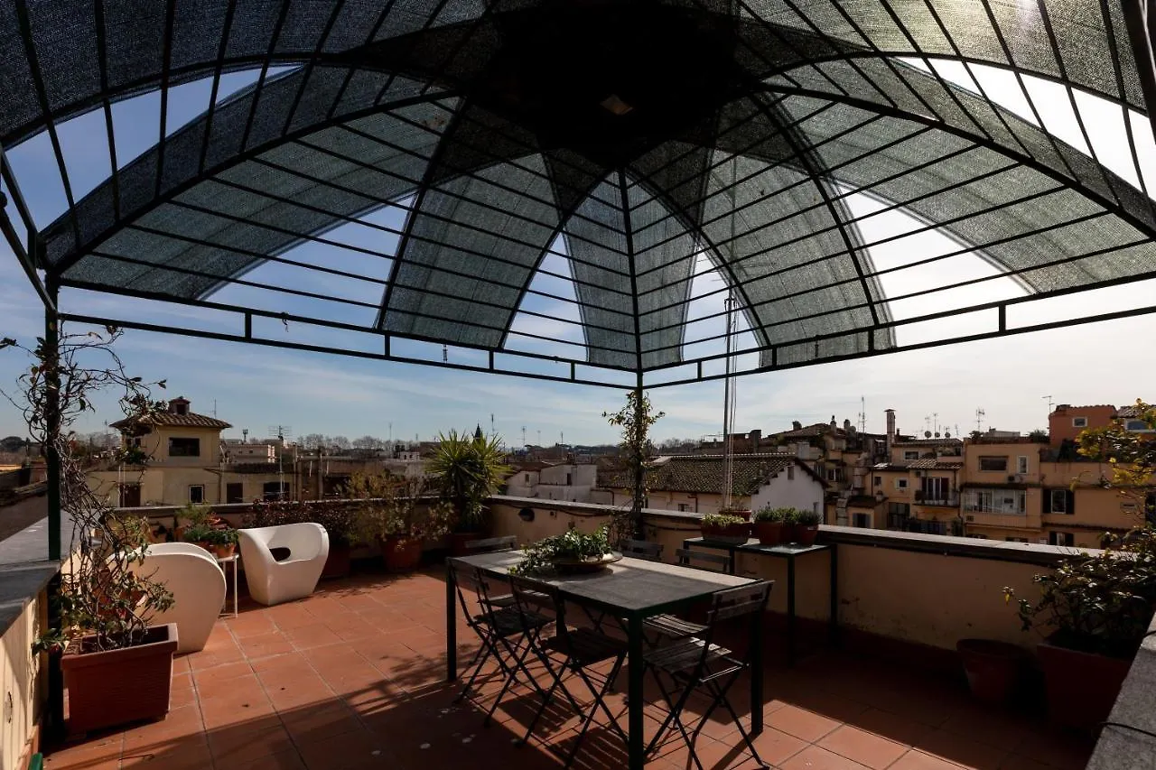 Amazing Penthouse With Terrace And Rooftop In Trastevere Rome