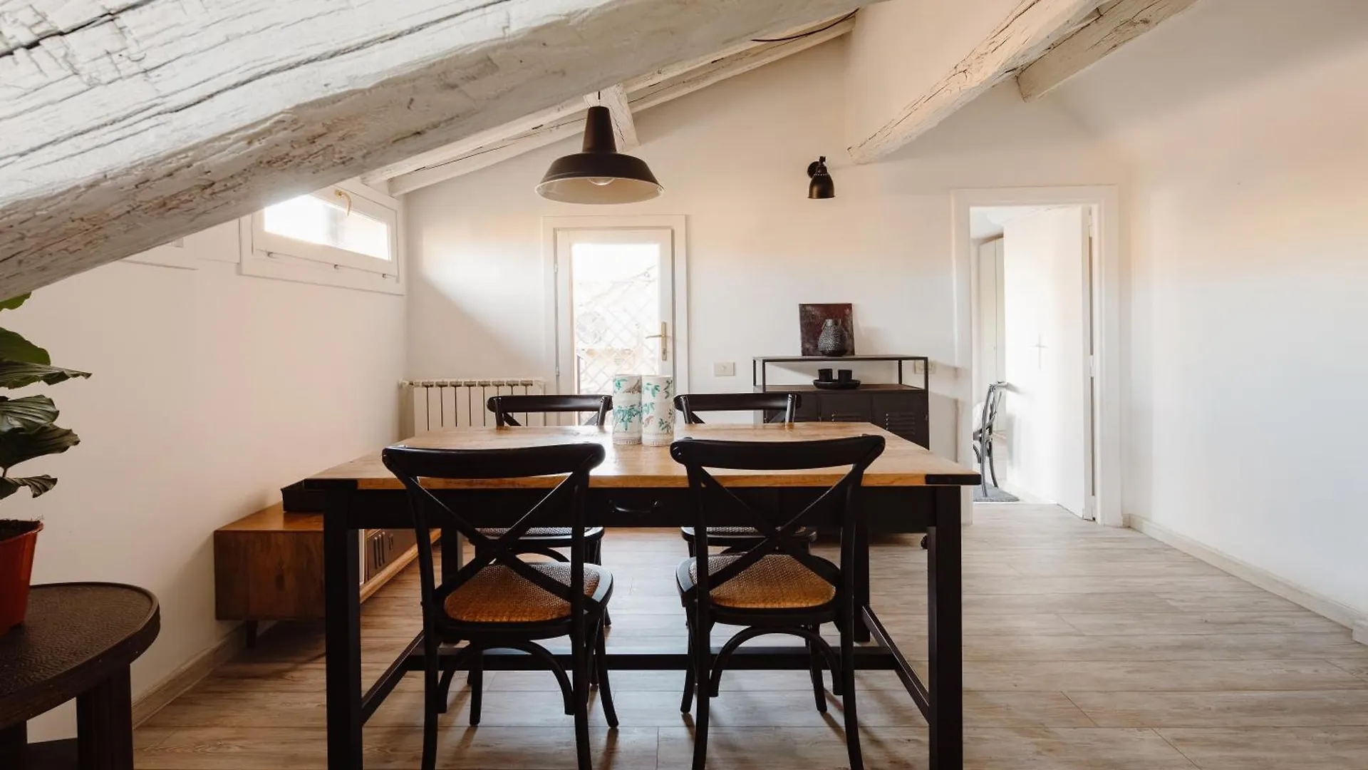 Amazing Penthouse With Terrace And Rooftop In Trastevere Rome