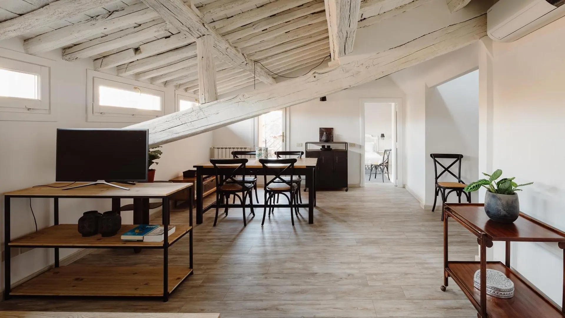Amazing Penthouse With Terrace And Rooftop In Trastevere Rome